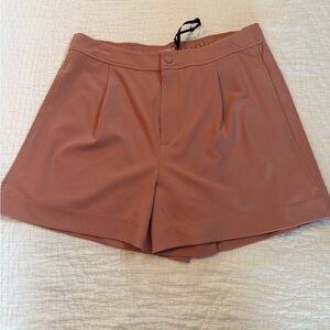 Varley Mariya Easy Pleat Short 4.5” — Ash Rose (NWT)